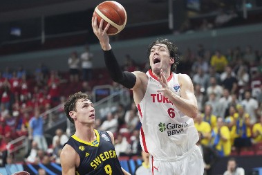 CRVENI ALARM KOD TURAKA Velika zvezda upitna za polufinale Evropskog prvenstva, Ataman u ozbiljnom problemu