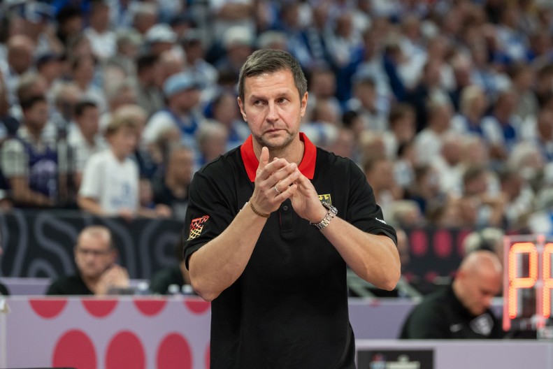 "ŽIVEO SAM UZ JUGOSLOVENSKU KOŠARKU" Trener Nemačke rođen u Beogradu, govorio posle velikog uspeha i plasmana u finale Evrobasketa