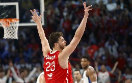 "ON JE TERMINATOR" Novi miljenik Šekila O'Nila je "bejbi Jokić": Šta će na ovo reći Džoker?