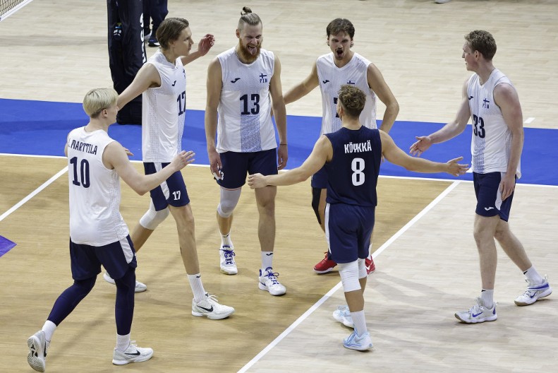 NEZAPAMĆENA SENZACIJA NA SVETSKOM PRVENSTVU Finska posle košarke, iznenadila i u odbojci: Srušen je olimpijski šampion