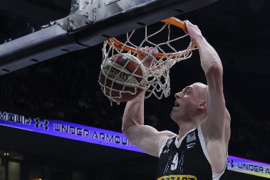 SMAJLI PUCA BAŠ VISOKO Bombastična najava bivšeg centra Partizana