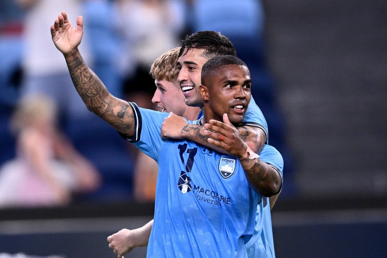 SLAVNI FUDBALER U VELIKOM PROBLEMU Policija ga traži, a klub ga otpustio čim je čuo za poternicu