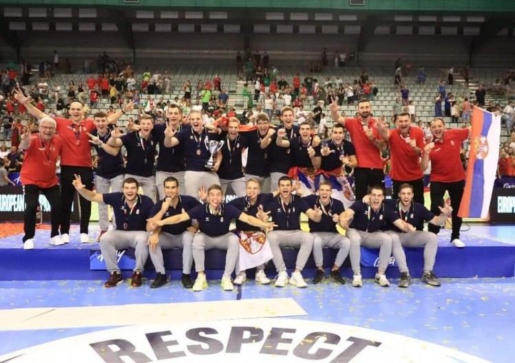 SRCE I DUŠA TIMA Jedan član Radničkog ima status legende, a nije igrač, ni trener