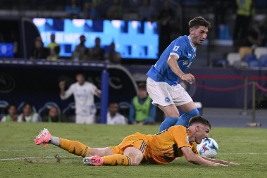 MILINKOVIĆ-SAVIĆ SA KLUPE GLEDAO GOLEADU Napoli u sjajnom meču srušio Pizu