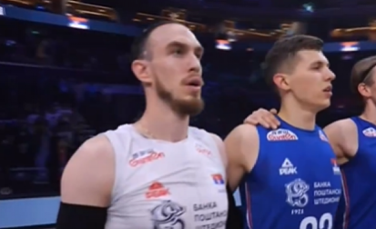 DA SE NAJEŽIŠ Odbojkaši svi kao jedan pevaju himnu - grmi "Bože pravde" (FOTO)