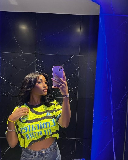 NOVA ĐULAD? Englez nedavno izbegao dolazak u Beograd, a sad njegova devojka zapalila Ostrvo