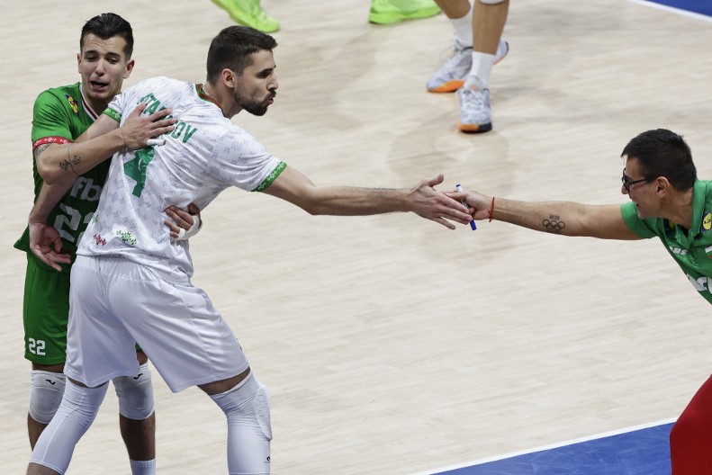 NOVO IZNENAĐENJE NA SVETSKOM PRVENSTVU Bugarska šokirala Ameriku i ušla u polufinale posle velikog preokreta