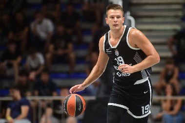 ARIJAN LAKIĆ NAJAVIO SEZONU PARTIZANA Gladan sam kao i prošle godine, to se ne menja, želim da uspemo svi zajedno