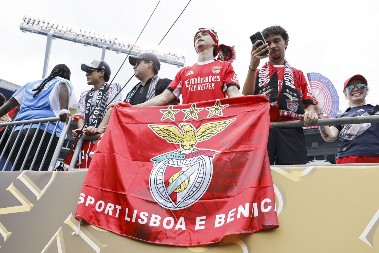 POTPUNI HAOS U LISABONU Tuča u Benfiki, u sve umešan i legendarni Rui Košta (VIDEO)