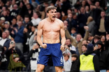 DRAMA U LONDONU Totenhem izvukao bod u 94. minutu protiv fenjeraša