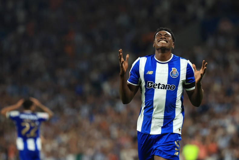 ŠTA JE GORE PO CRVENO-BELE? Portu se povredio najbolji napadač, ali ga menja čovek koji je dao dva gola Zvezdi na "Marakani"