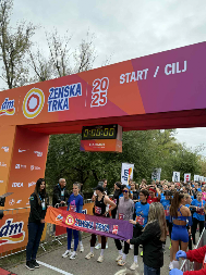 SPEKTAKL NA ADI CIGANLIJI Počela dm Ženska trka