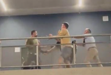 NEZAPAMĆENI SKANDAL POTRESA ŠPANSKI FUDBAL Izbila brutalna tuča u loži stadiona, na sve strane sevale pesnice, u haosu učestvovao i bivši predsednik kluba (VIDEO)