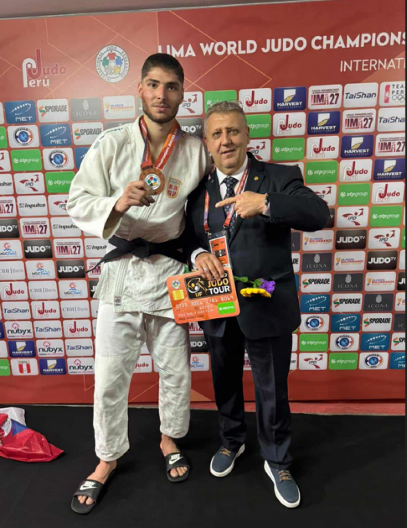 SVETSKA BRONZA ZLATNOG SJAJA Lazar Ždrale ostvario veliki uspeh