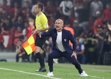 LET DO NIŠA Albanci stižu sutra s jasnim instrukcijama: Nema mrdanja iz hotela!