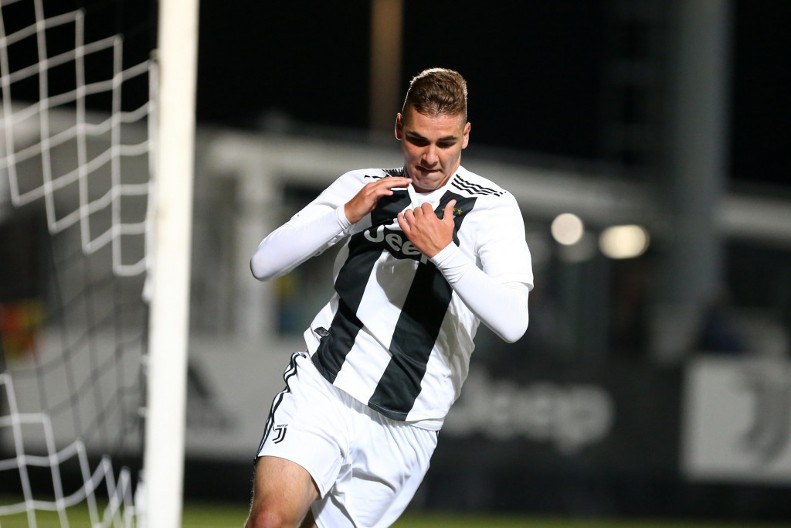 NEOBIČAN PUT VELIKE NADE SRPSKOG FUDBALA Trenirao sa Partizanom, igrao za Zvezdu, družio se sa Kristijanom Ronaldom u Juventusu, a sada je u petoj ligi