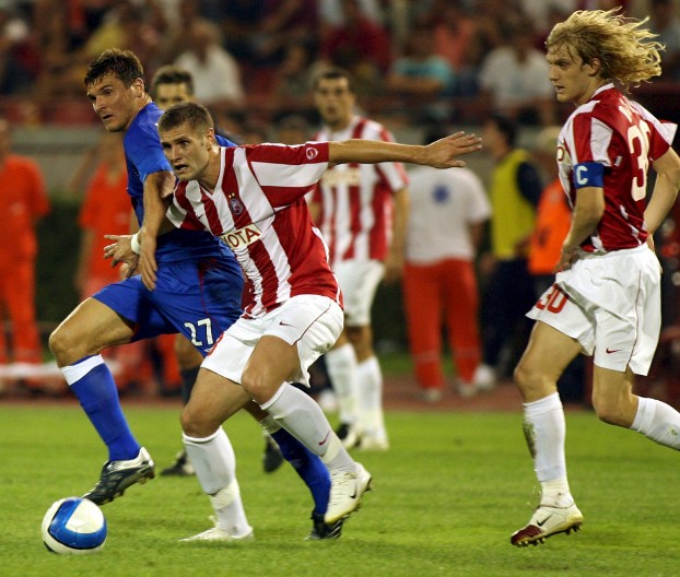 SAD JE I ZVANIČNO Legendarni štoper Zvezde preuzeo klub u Superligi