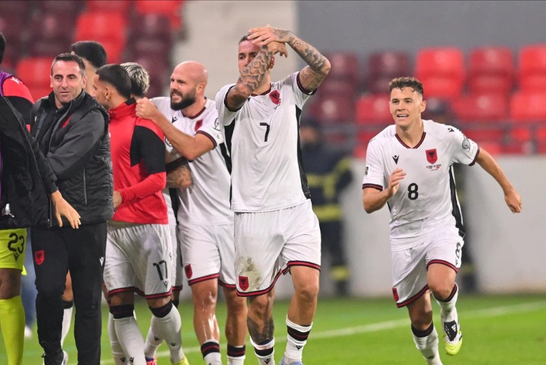 SKANDAL U LESKOVCU NA KRAJU MEČA SRBIJE I ALBANIJE Skinuo se albanski kamerman i napravio neviđeni haos, odmah je uhapšen