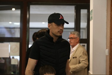 VUJADIN SAVIĆ "PREKREČIO" TETOVAŽU "DELIJA" Evo šta mu sada piše umesto naziva navijačke grupe (FOTO)