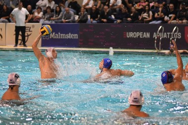 RADNIČKI POBEDOM STARTOVAO U LIGI ŠAMPIONA Vašaš počeo silovito, ali Šumadinci pobedili sa 17:16