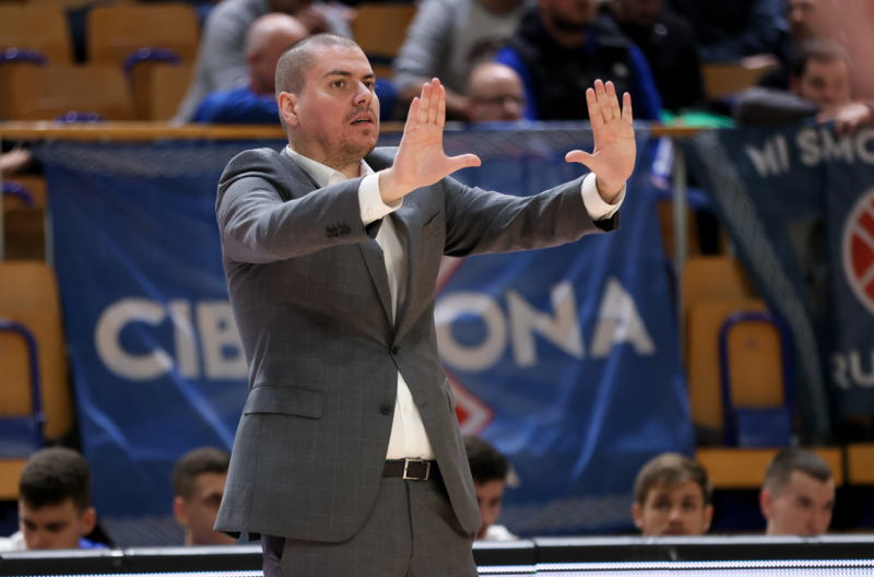 PARTIZAN MU "DOŠAO GLAVE" Oštra kazna za trenera Splita