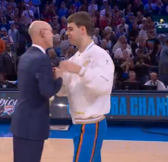 ŽIVOT PIŠE ROMANE Srbin nije igrao ni sekdun, a sada je dobio NBA prsten (VIDEO)