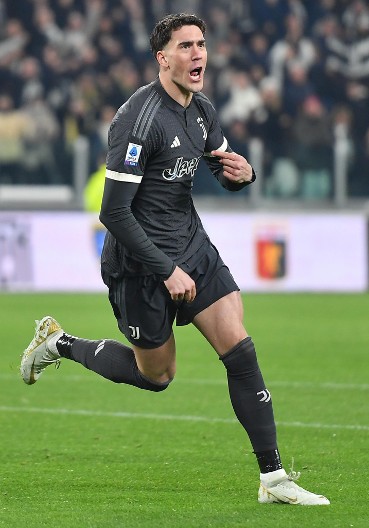 OVO NIKO NIJE OČEKIVAO Evo zašto je Vlahović posle utakmice "jurio" Vinisijusa (VIDEO)