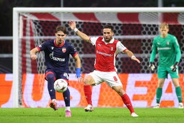 ZVEZDU ŠTOPERI UKOPALI U KAMENOLOMU Braga kaznila greške crveno-belih, povreda Arnautovića kao dodatni razlog za brigu