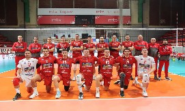 KRAGUJEVČANI KORAK BLIŽI LIGI ŠAMPIONA Odbojkaši Radničkog i u revanšu maksimalnim rezultatom pobedili šampiona Azerbejdžana