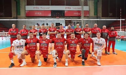 KRAGUJEVČANI KORAK BLIŽI LIGI ŠAMPIONA Odbojkaši Radničkog i u revanšu maksimalnim rezultatom pobedili šampiona Azerbejdžana