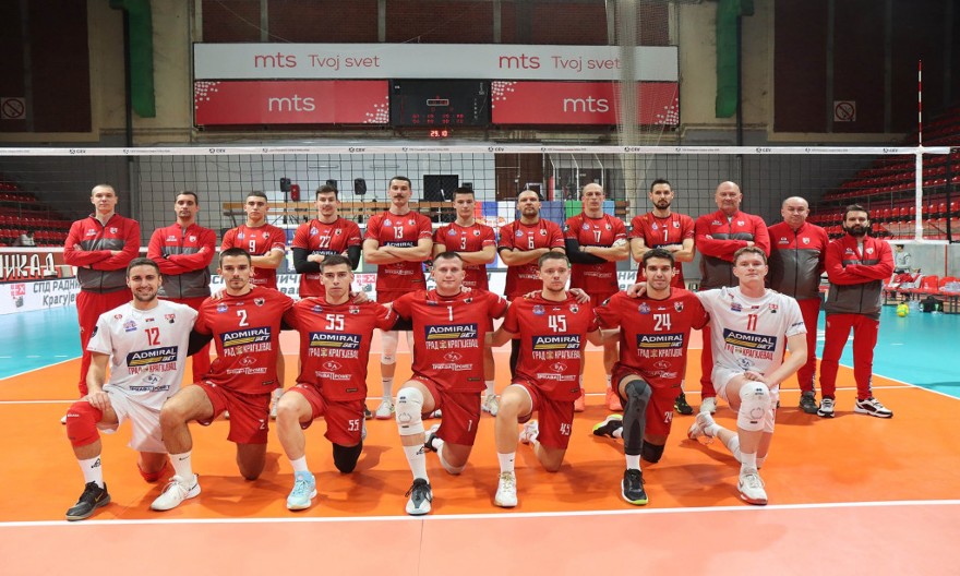 KRAGUJEVČANI KORAK BLIŽI LIGI ŠAMPIONA Odbojkaši Radničkog i u revanšu maksimalnim rezultatom pobedili šampiona Azerbejdžana