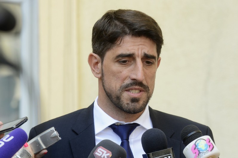 POJAVILI SE DETALJI Veljko Paunović potpisao neobičan ugovor sa FSS