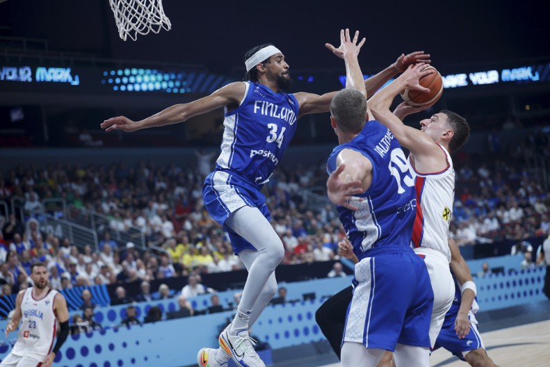 AFERA SPREMNA DA ZATRESE EVROPSKU KOŠARKU Sa Finskom izbacio Srbiju, sumnja se da je bio dopingovan?