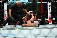 DRAMATIČAN MEČ NA MMA SCENI Hrvat prerano počeo da slavi, a onda doživeo brutalan nokaut