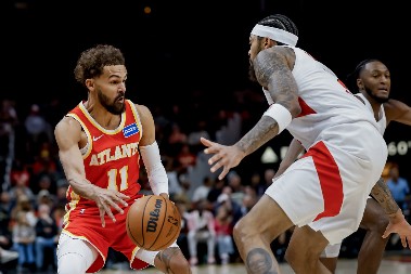 VELIKI PEH ZA ATLANTU Trej Jang van terena najmanje četiri nedelje zbog povrede kolena