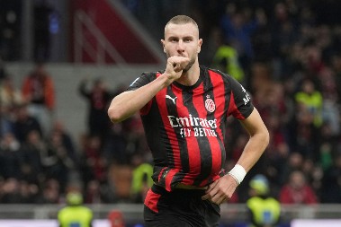 TAJNI RECEPT ZA RUŠENJE ROME - JEDAN SRBIN Pavlović razgalio Milan u velikom derbiju (VIDEO)