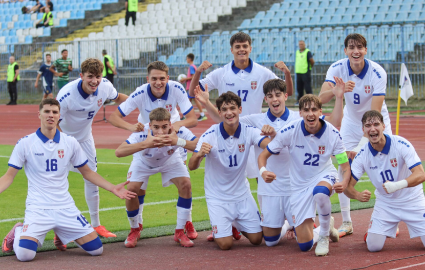 OMLADINCI SRBIJE I HRVATSKE BEZ PUBLIKE Hrvatska policija uvela zabranu zbog pada Vukovara i straha za bezbednost