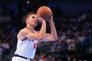 SJAJNO VEČE BOGDANOVIĆA Kapiten Srbije napokon zablistao, Klipersi slavili posle dva produžetka