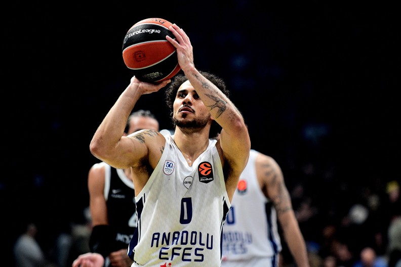 KATASTROFA ZA KOKOŠKOVA I EFES Larkin mora na dugu pauzu