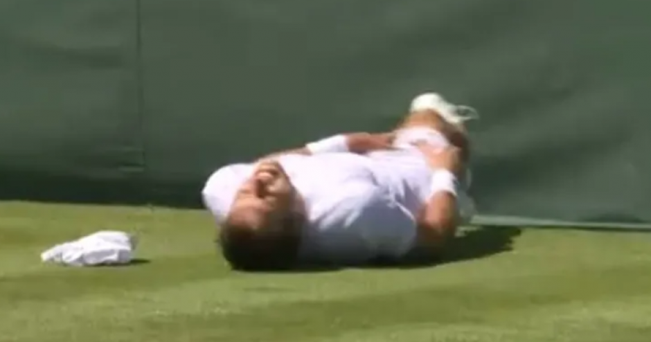 UŽASNE SCENE NA VIMBLDONU Međedović ležao na travi, kukao od bolova, stravičan pad Hamada