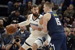 "SVE JE PROŠLO DOBRO" Valančijunas se čuo sa Jokićem, tandem snova sanja titulu sa Denverom