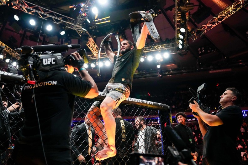 MAHAČEV ISPISAO ISTORIJU UFC Amerikanci gledali dominaciju Rusa