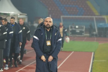 EMOTIVNA KOREOGRAFIJA KOJA ĆE SE PAMITI ZAUVEK Dirljive scene u Banjaluci gde su Borac i Radnički igrali u čast preminulog Mladena Žižovića