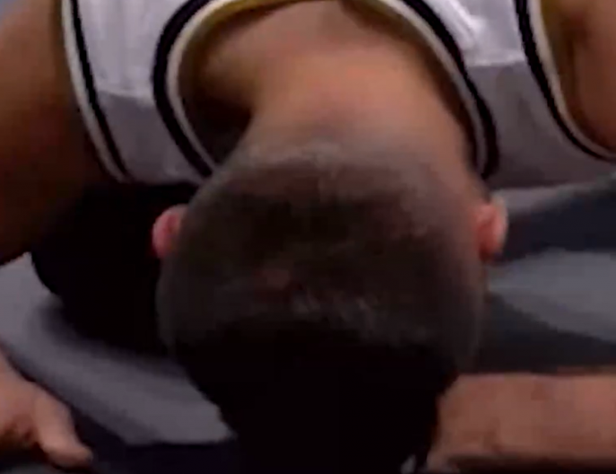 KOLIKO OVAJ ČOVEK NEMA SREĆE Avramović se opet povredio, previjao se od bolova (VIDEO)