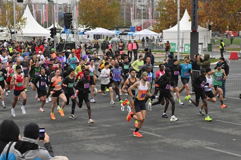 MOĆNO Elzan Bibić slavio na Beogradskom polumaratonu uz državni rekord