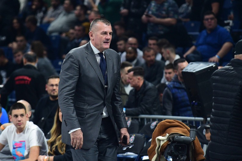 Zoran Savić napustio Partizan!