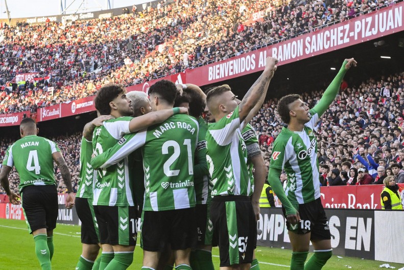 HAOS U ŠPANIJI Veliki prekid u derbiju, Betis izašao kao pobednik (VIDEO)