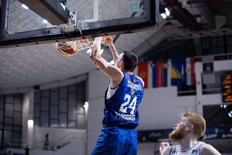 Ko je novi heroj Srbije? Prošao Partizanovu školu, supruga mu je prava lepotica (FOTO)