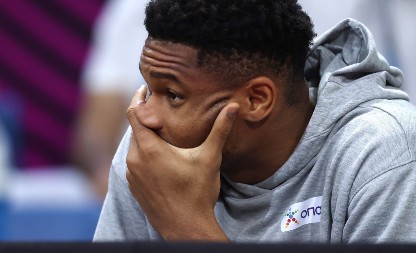 DRAMA U MILVOKIJU Janis jednim potezom šokirao sve