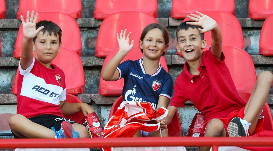 ŠAMPION REŠIO DA ČASTI Super Zvezdaši i deca do 14 godina besplatno protiv Čukaričkog